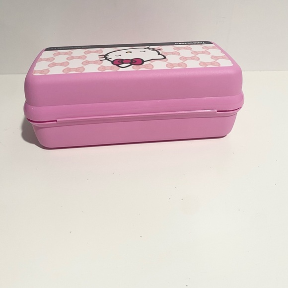 Hello Kitty x Tupperware Small‎ Container - Picture 4 of 10